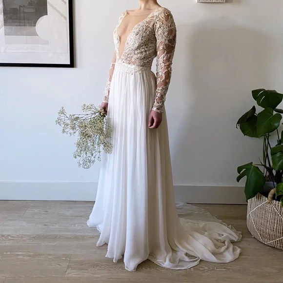 Anne Barge Leyland Wedding Gown - Picture 3 of 16